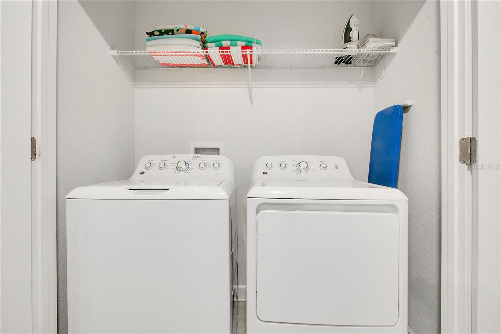 8800 INTERLOCKING CT