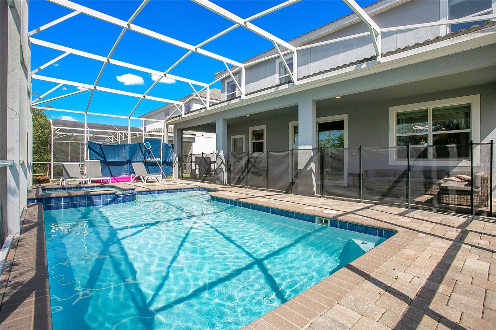 8800 INTERLOCKING CT