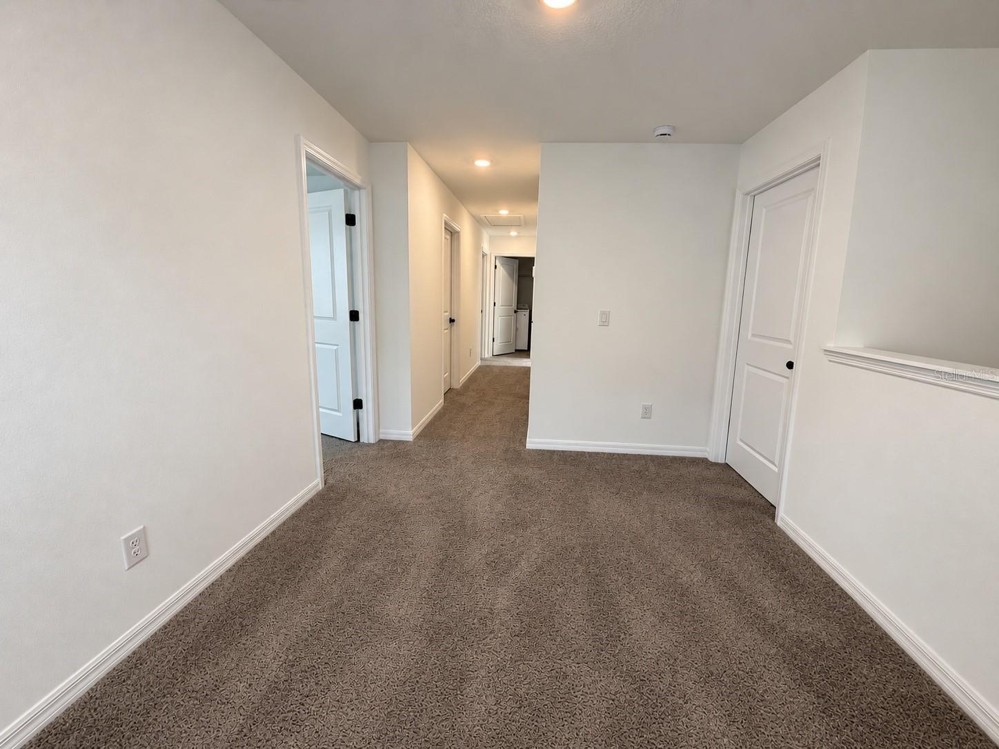 2077 DERWENT DR