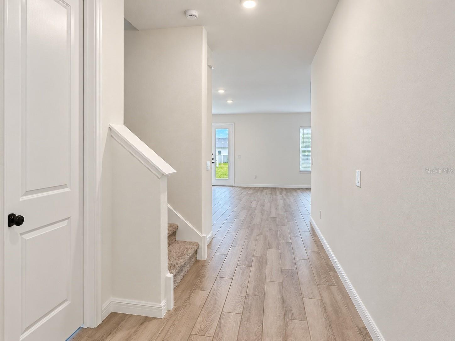 2077 DERWENT DR
