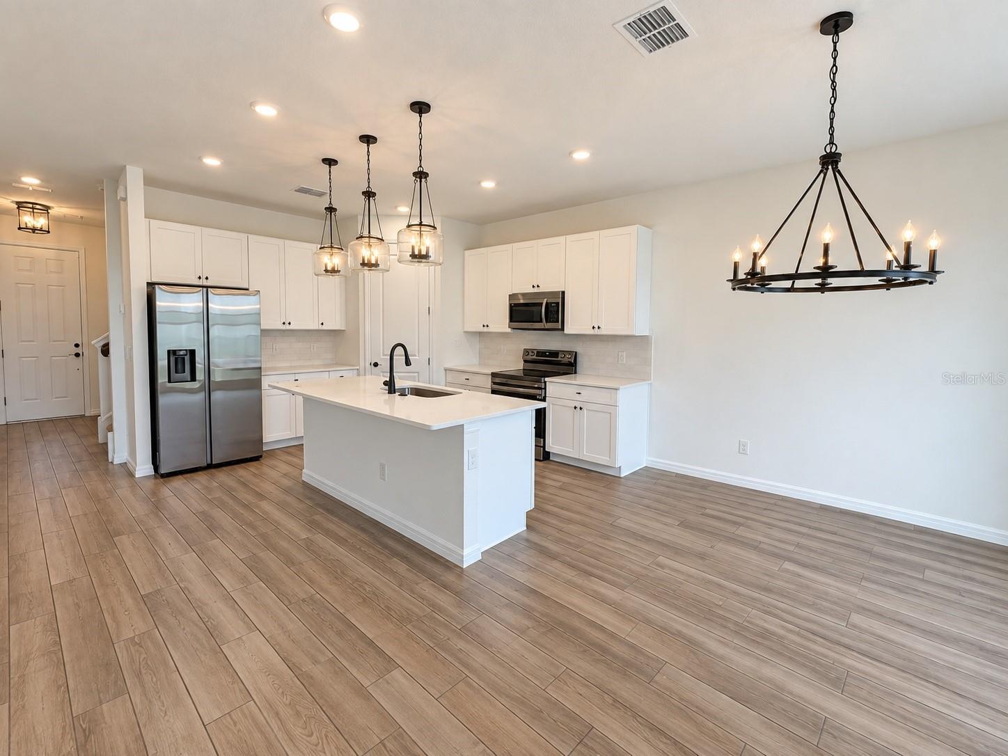 2077 DERWENT DR