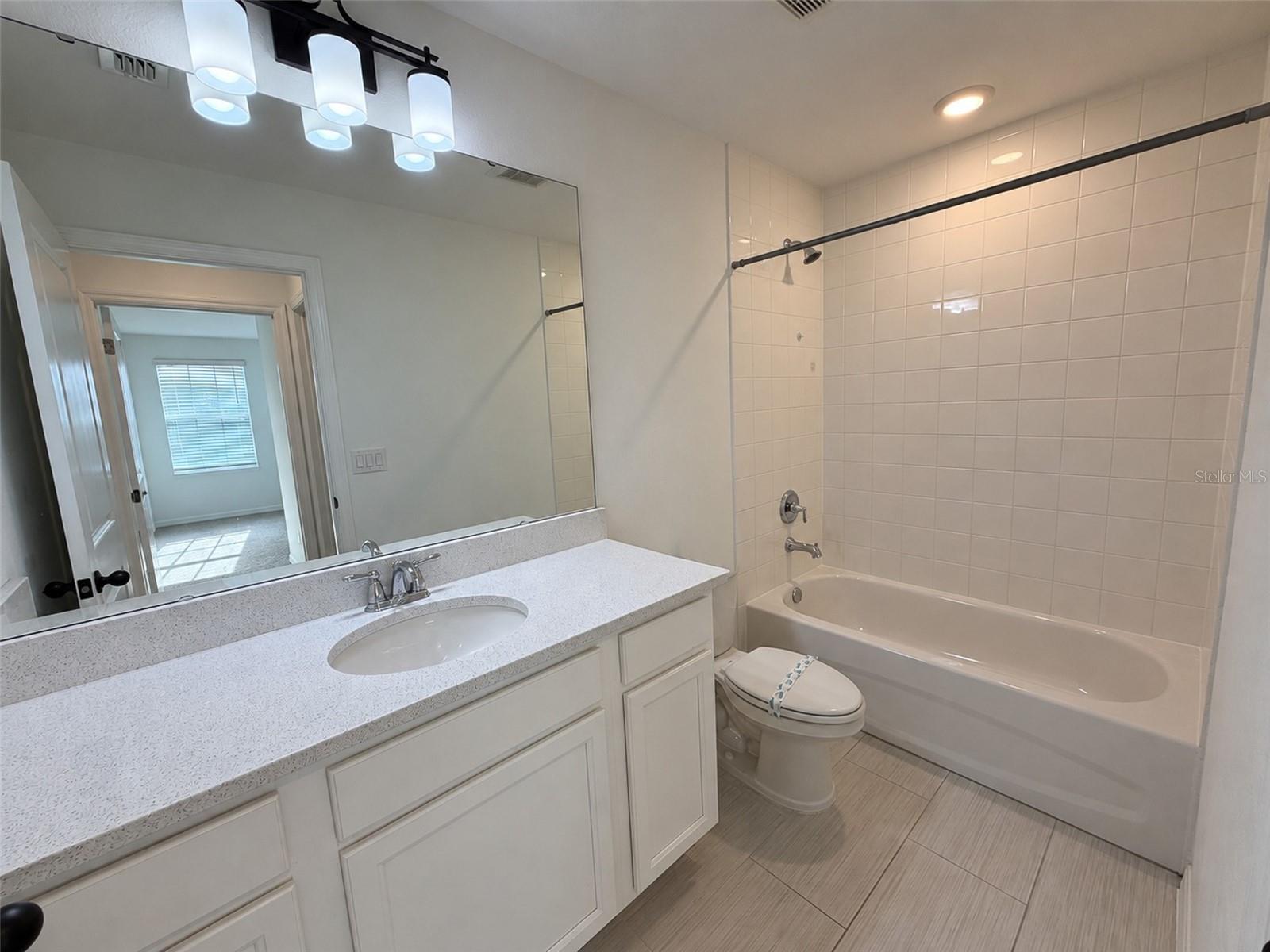 2077 DERWENT DR