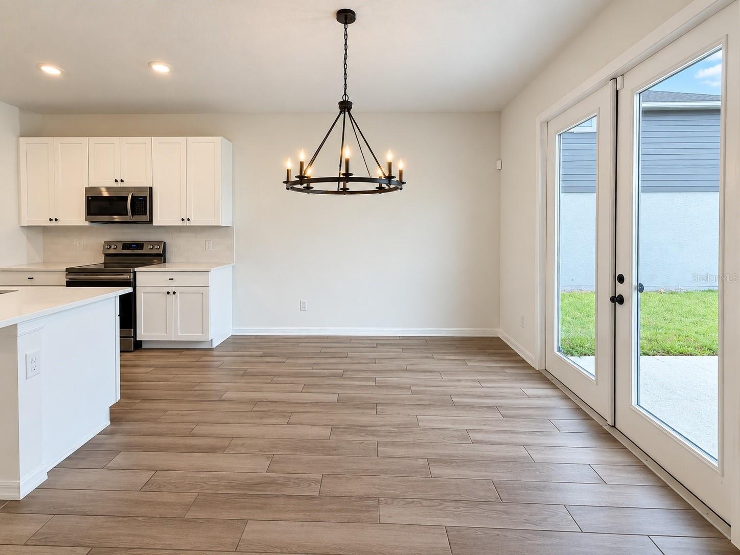 2077 DERWENT DR