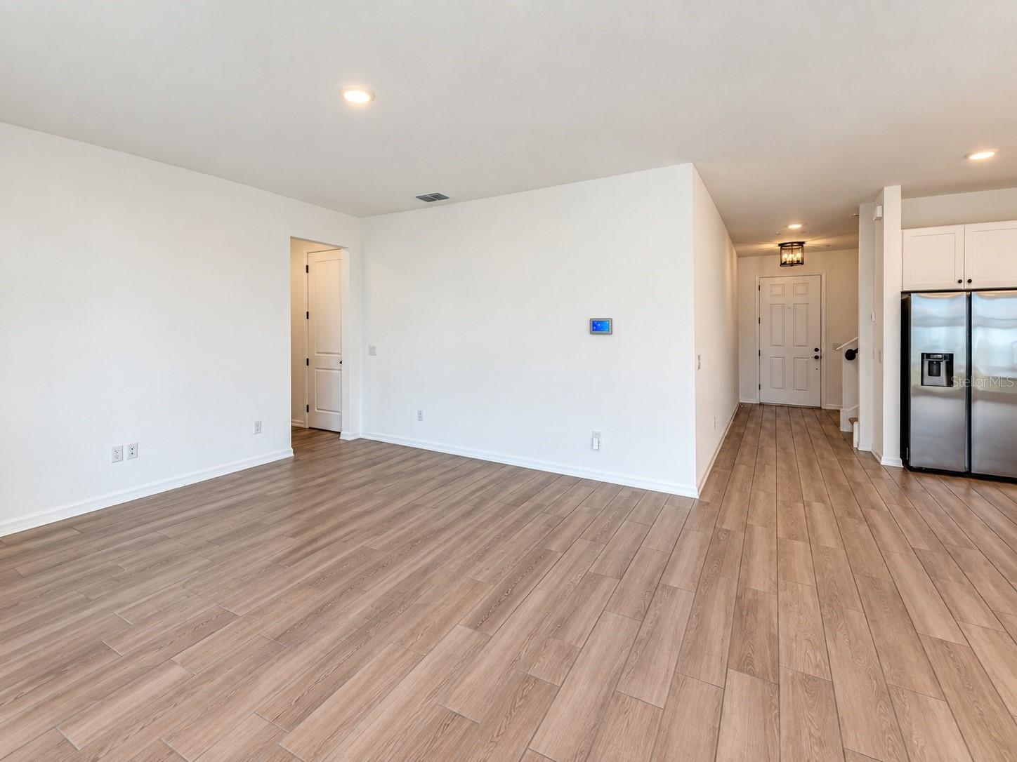 2077 DERWENT DR