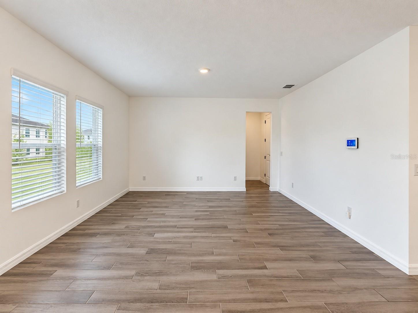 2077 DERWENT DR