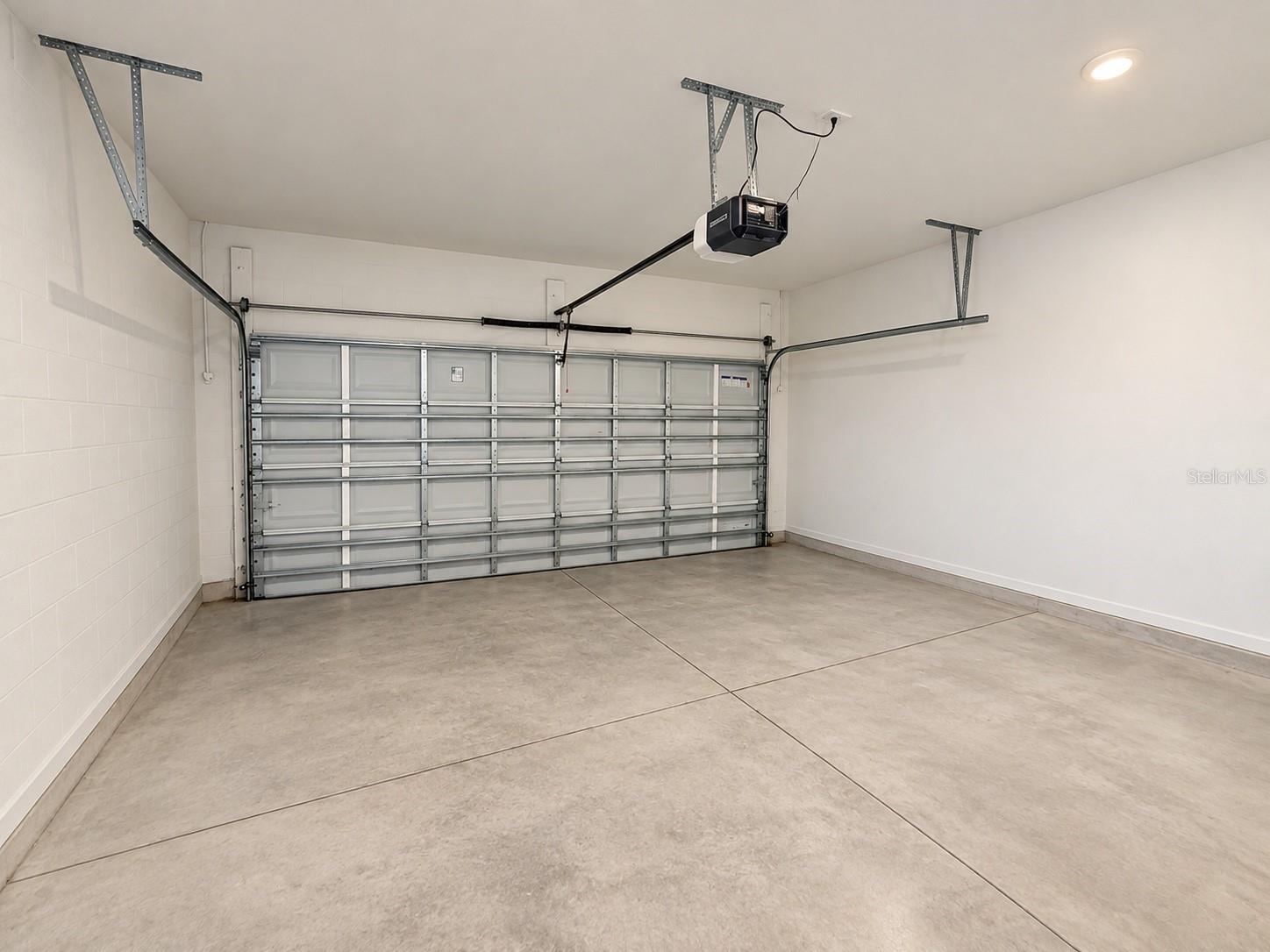 2077 DERWENT DR