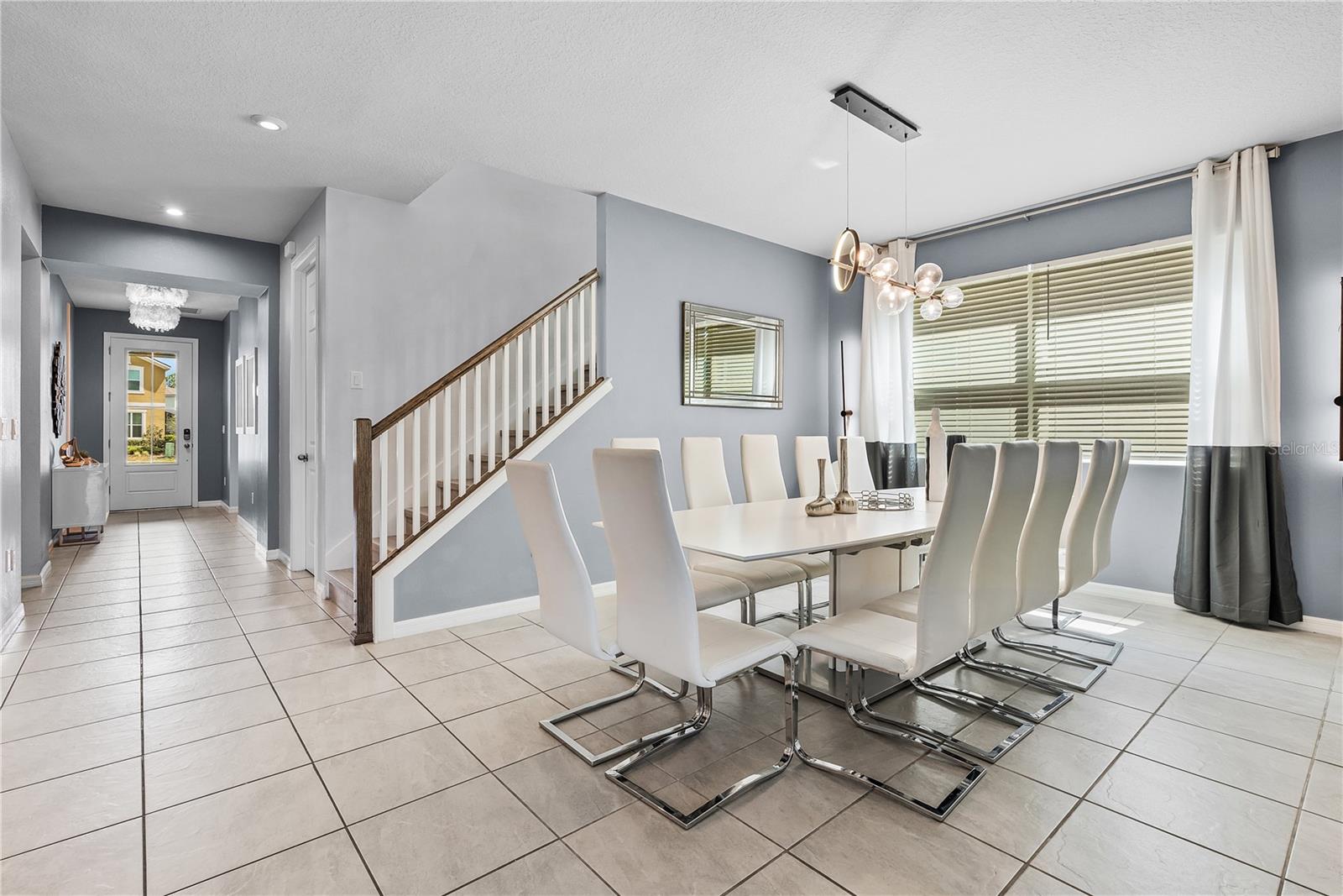 8915 TROPICAL HAVEN CT