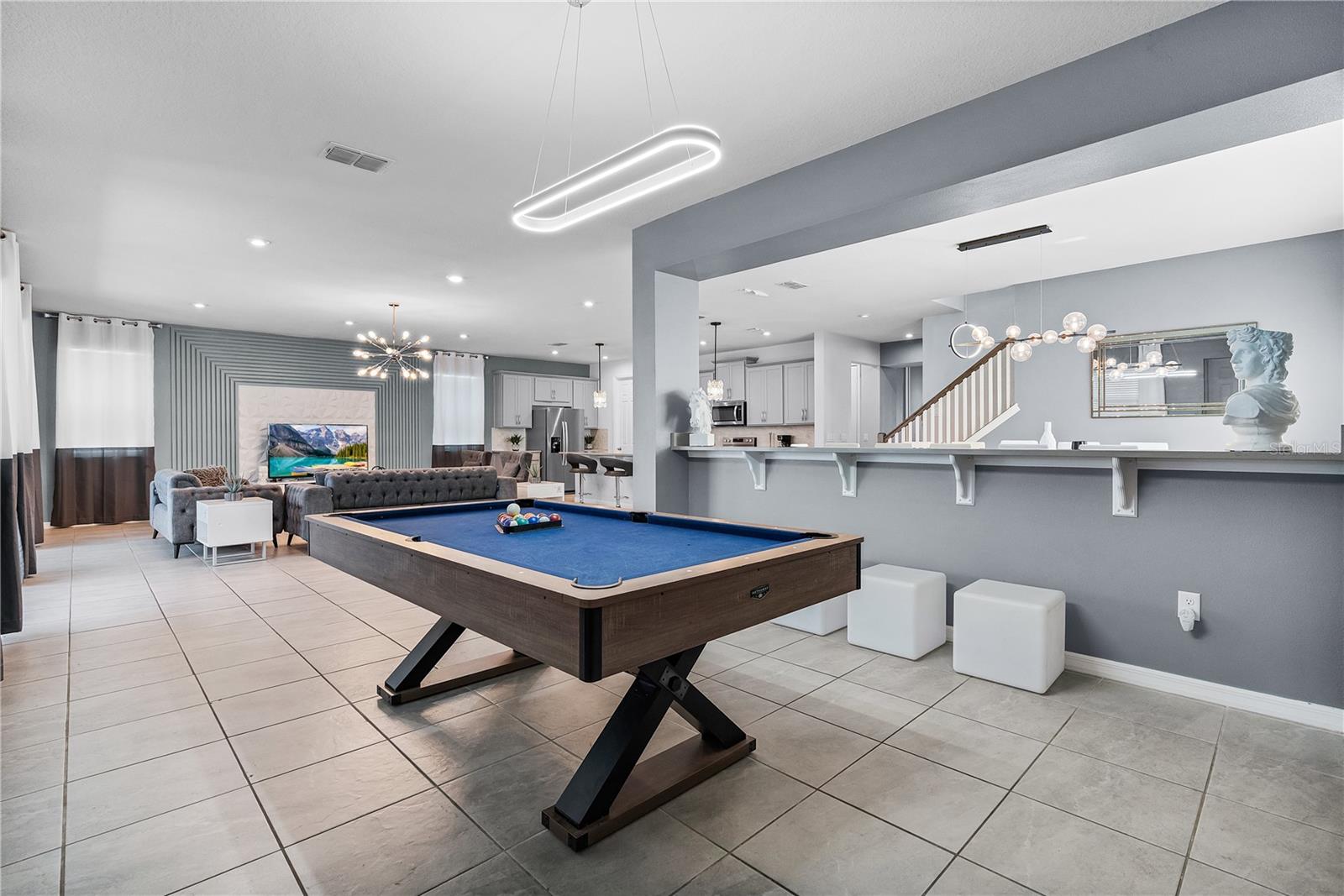 8915 TROPICAL HAVEN CT