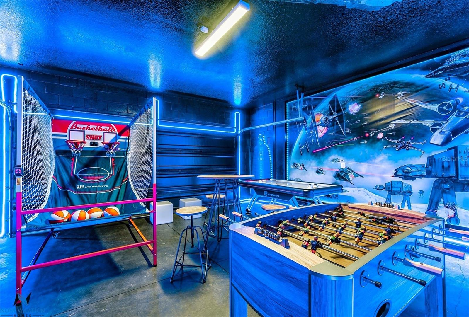 8915 TROPICAL HAVEN CT