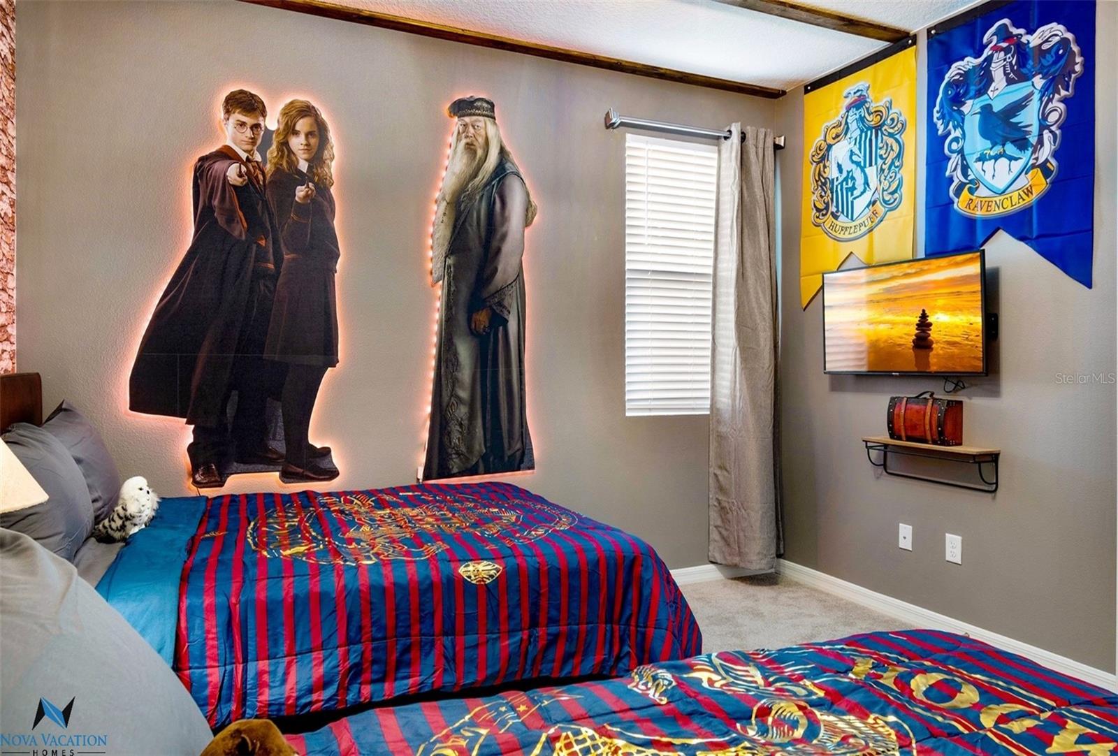 8915 TROPICAL HAVEN CT