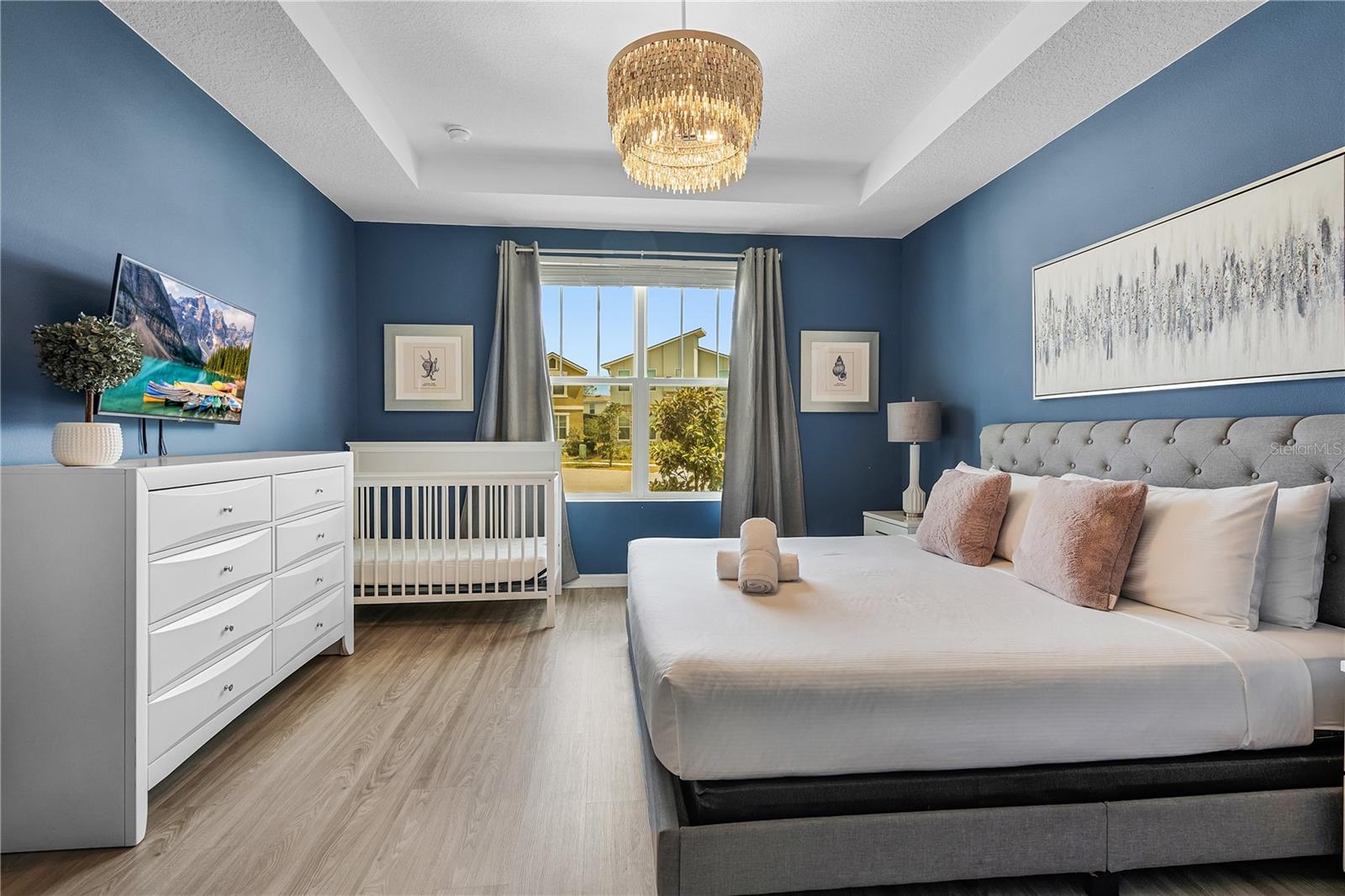 8915 TROPICAL HAVEN CT