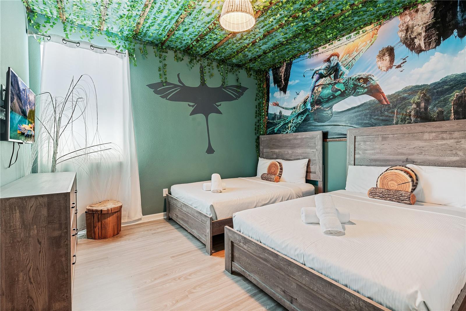 8915 TROPICAL HAVEN CT