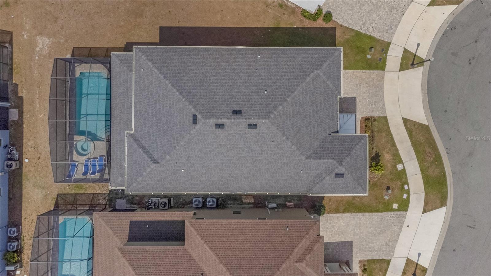 8915 TROPICAL HAVEN CT