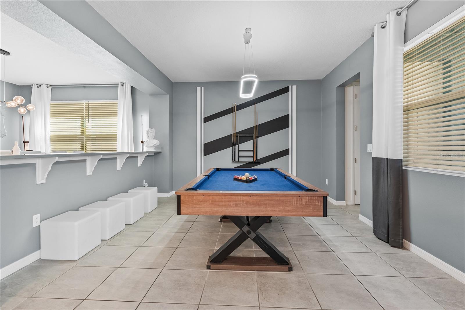 8915 TROPICAL HAVEN CT