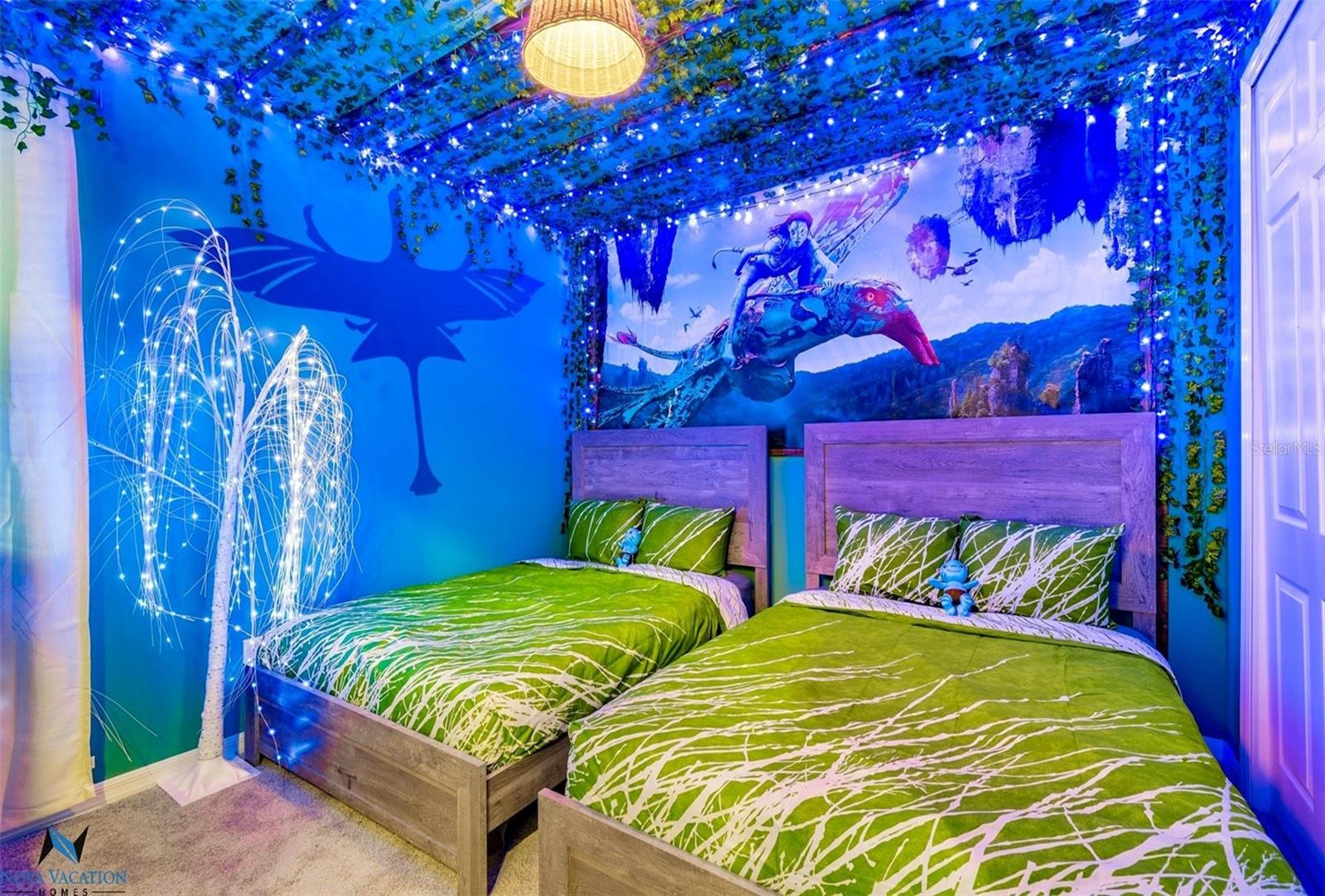 8915 TROPICAL HAVEN CT