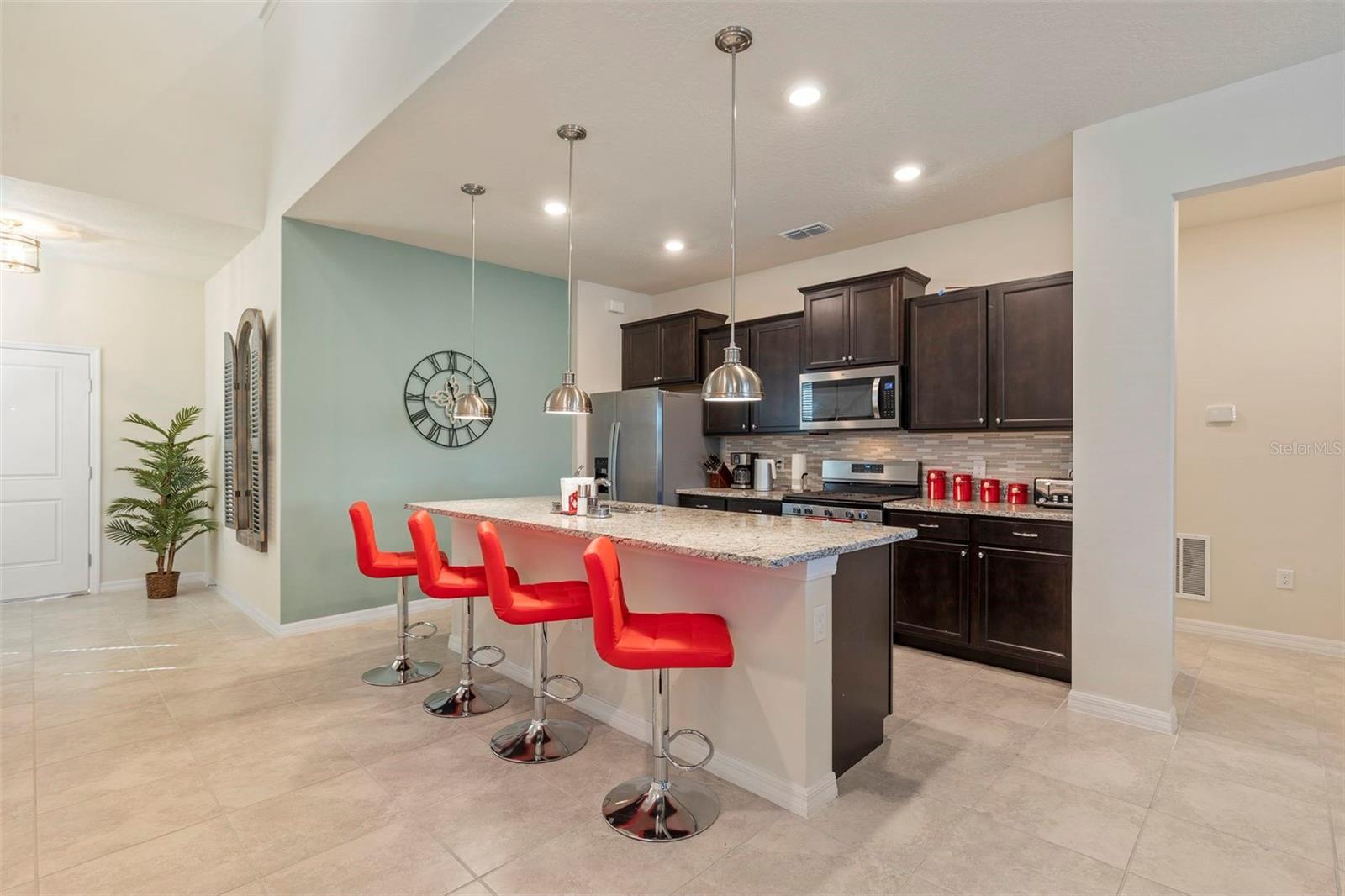 7195 OAKMOSS LOOP
