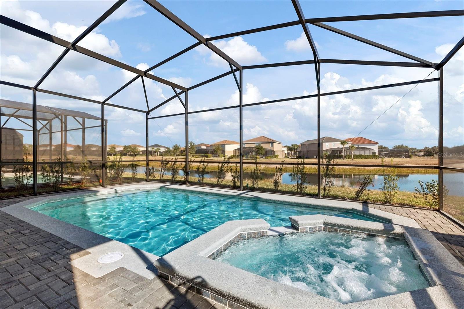 7195 OAKMOSS LOOP