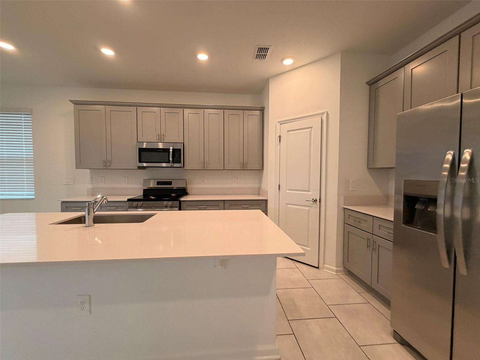 2165 SWEET HONEY LN