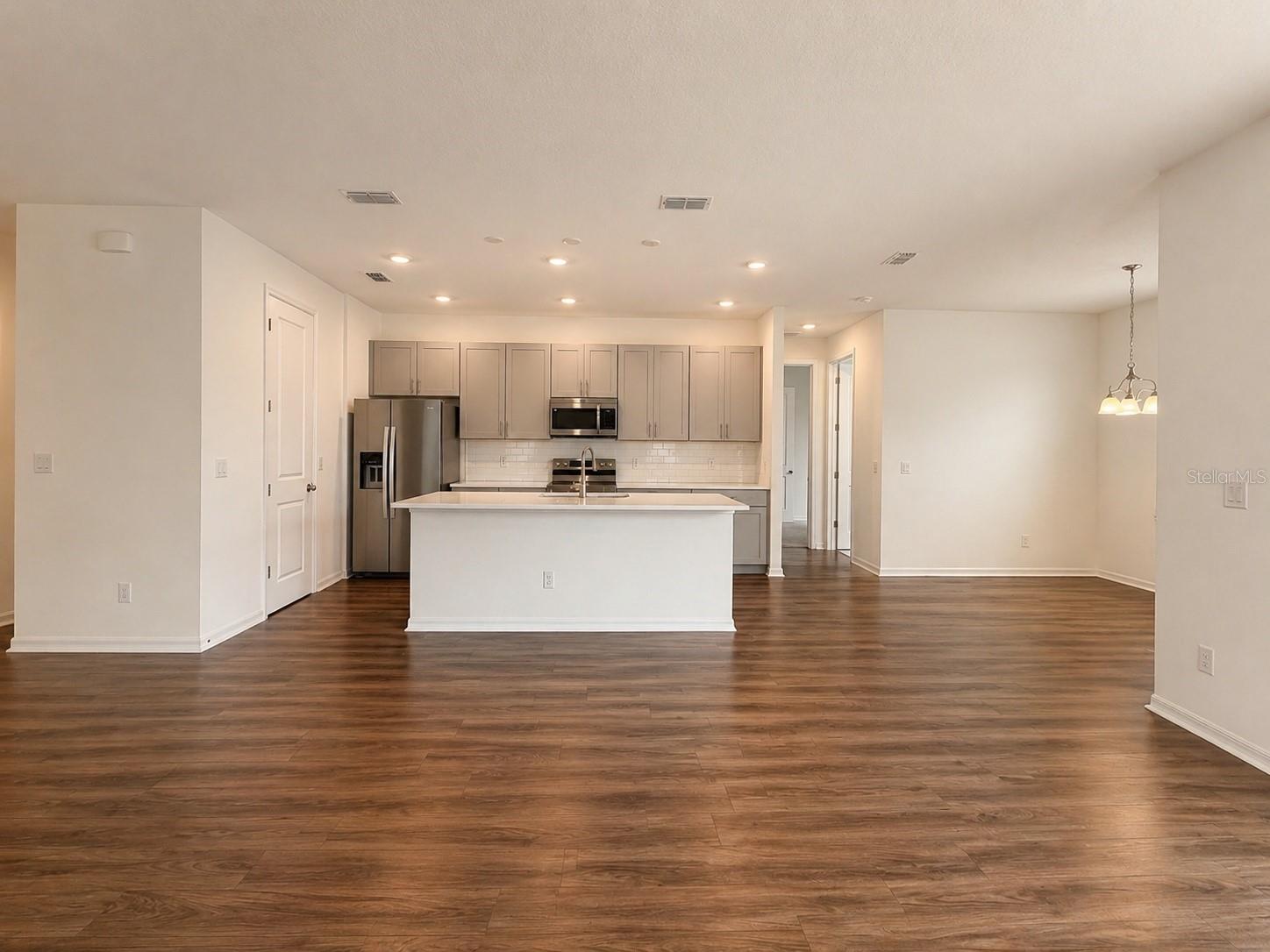 2272 DERWENT DR