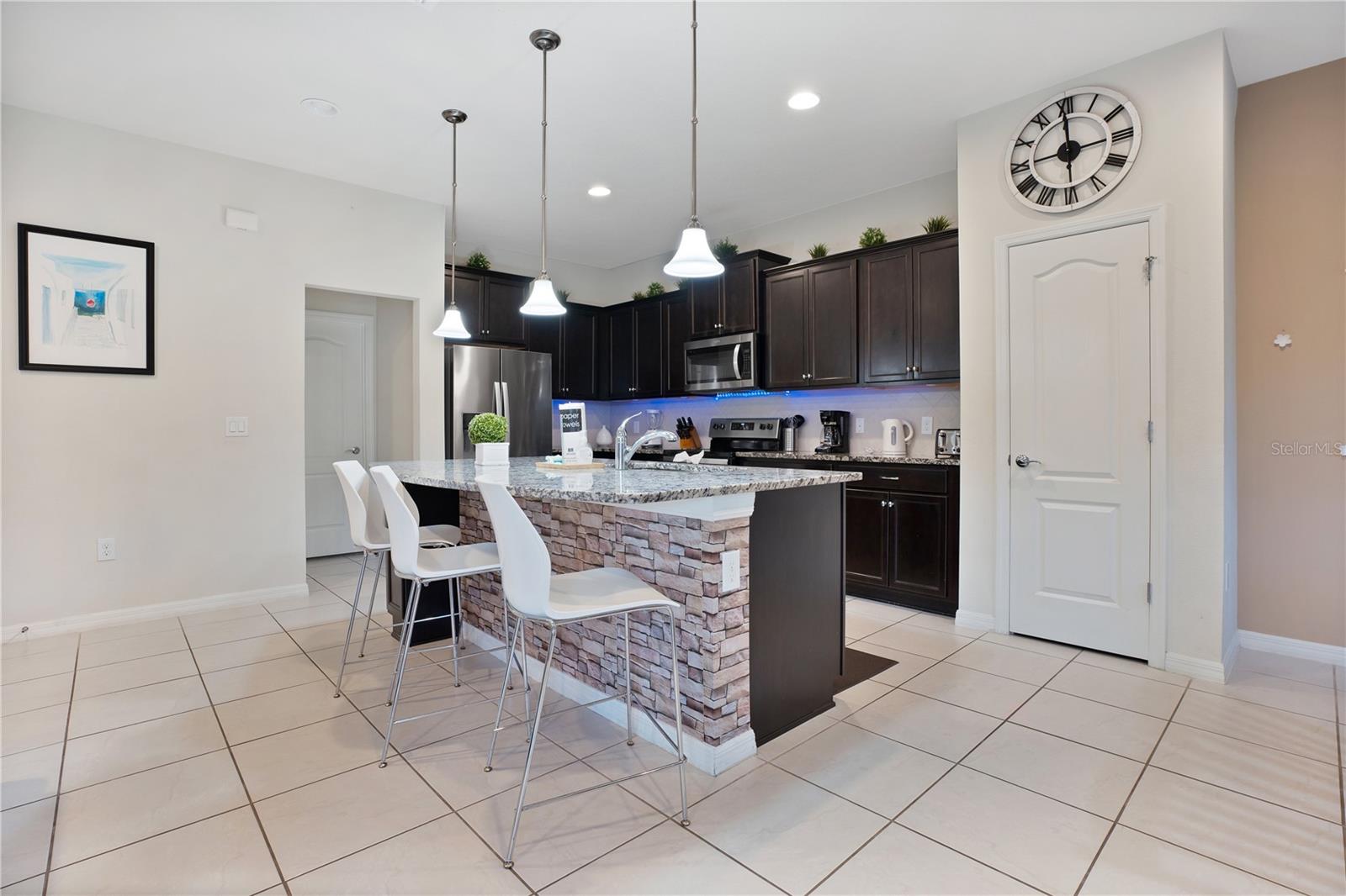 8869 BENGAL CT