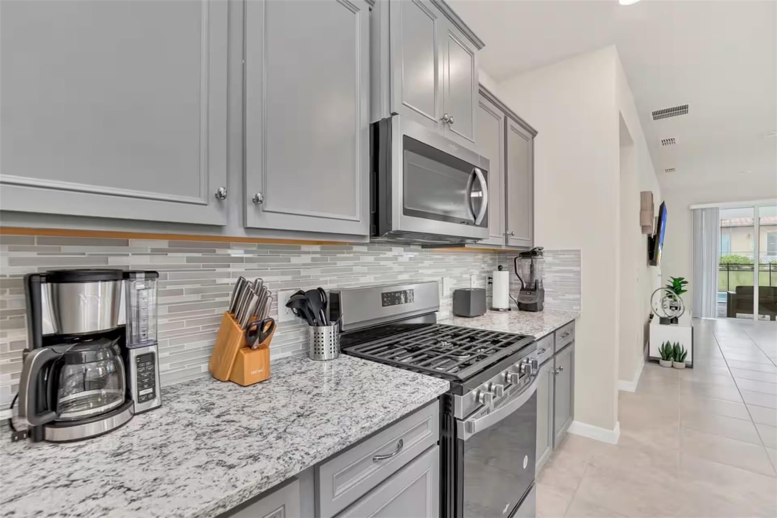 7267 OAKMOSS LOOP