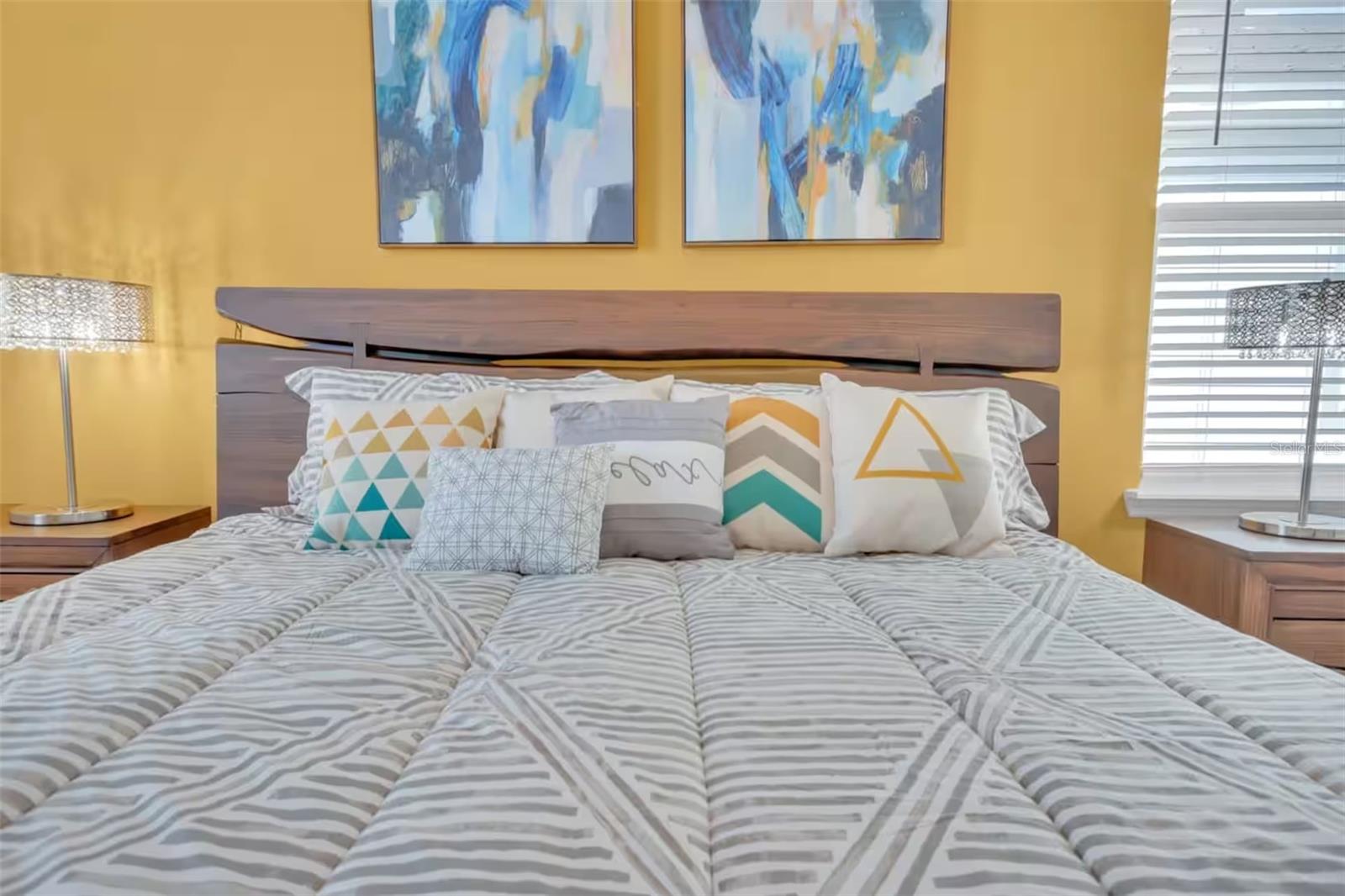 7267 OAKMOSS LOOP