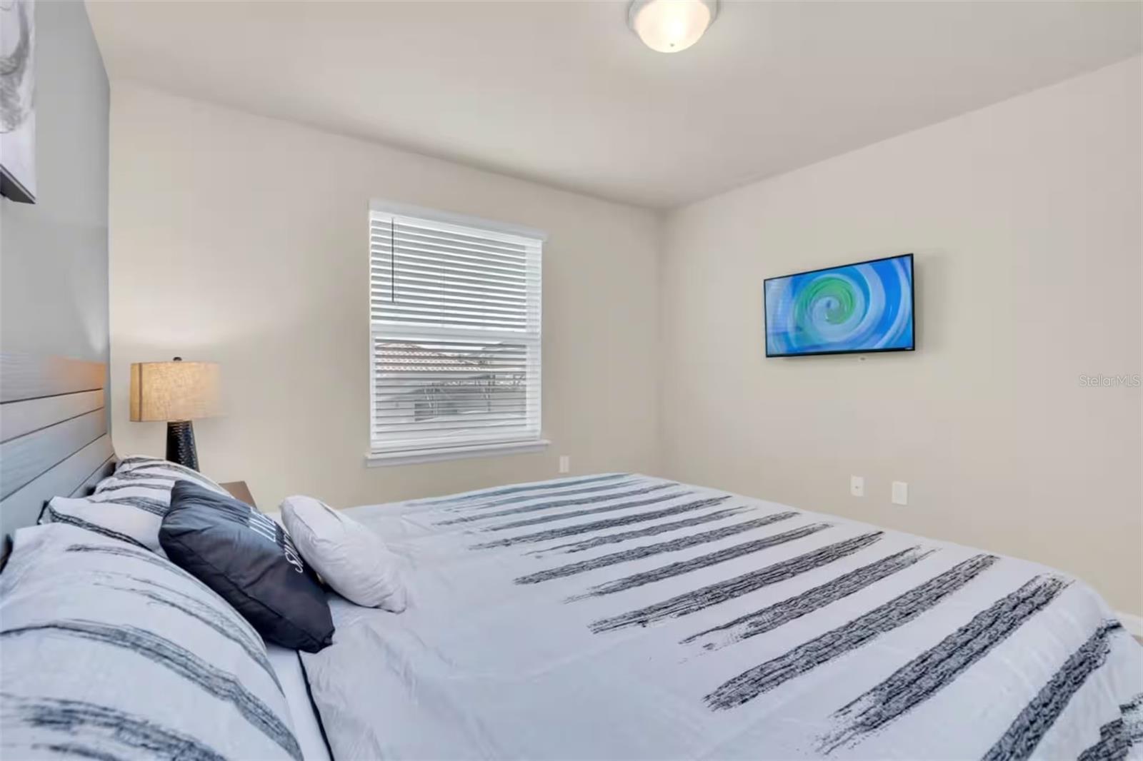 7267 OAKMOSS LOOP
