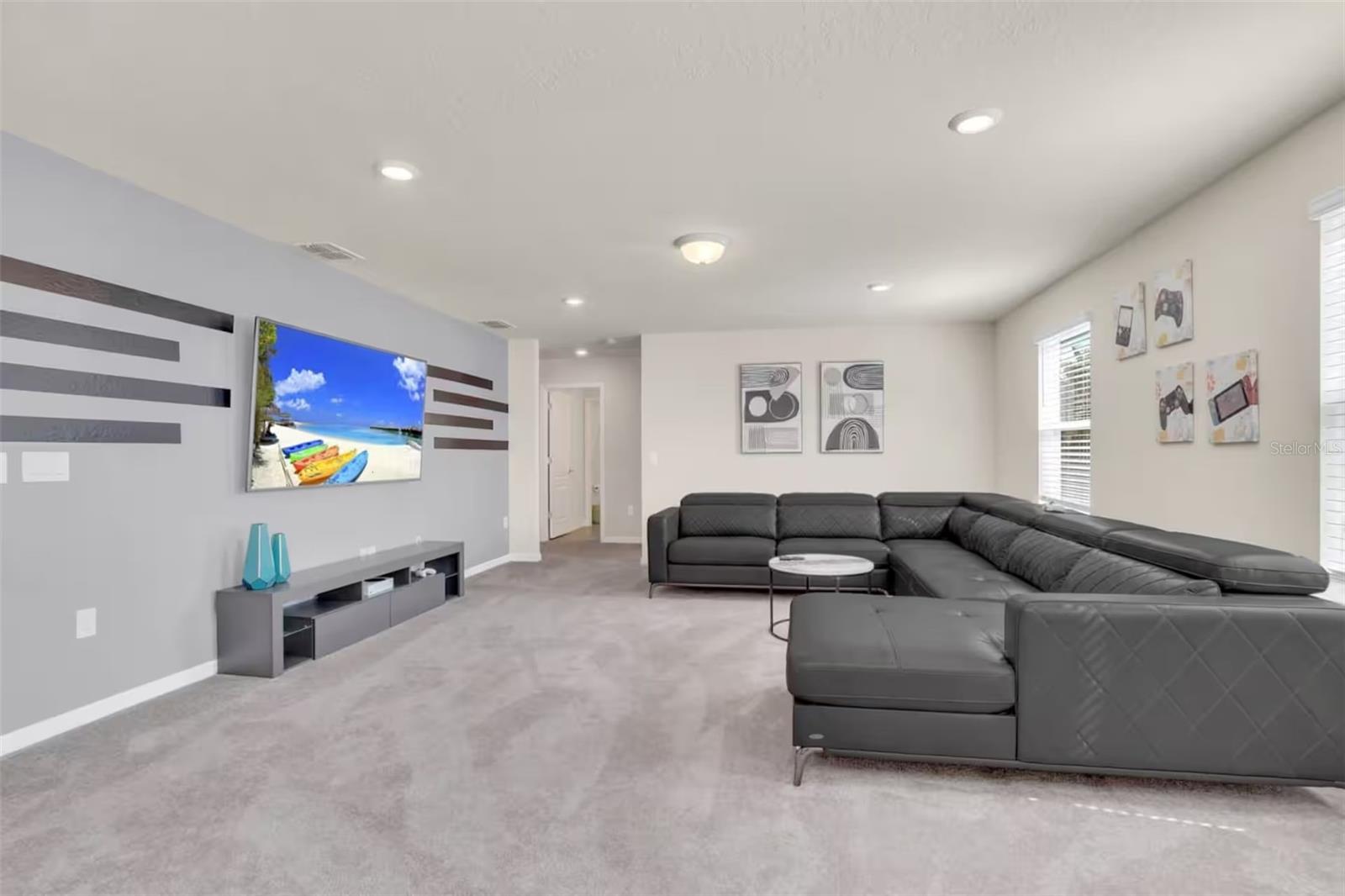 7267 OAKMOSS LOOP
