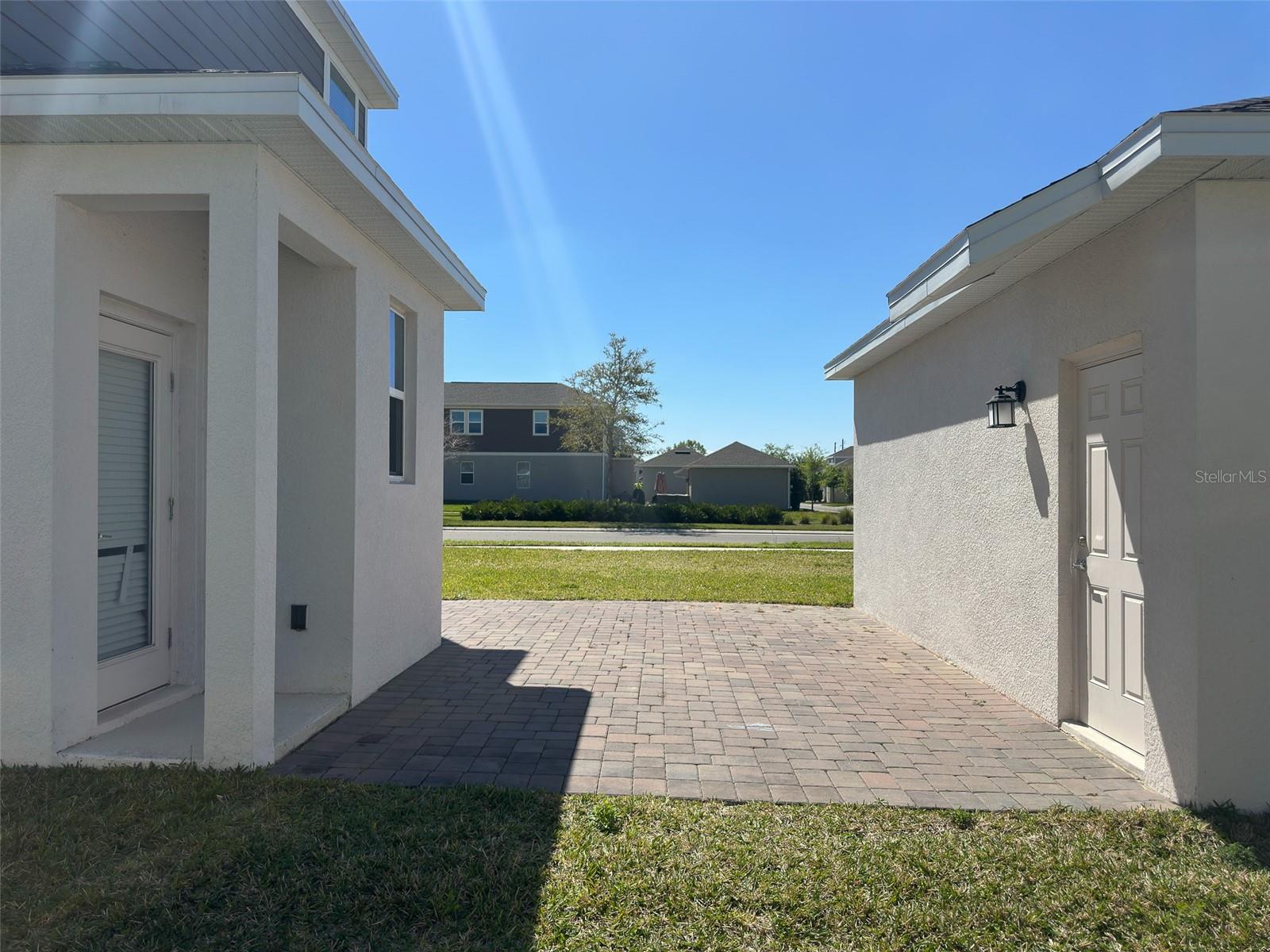 1408 ROXY LN