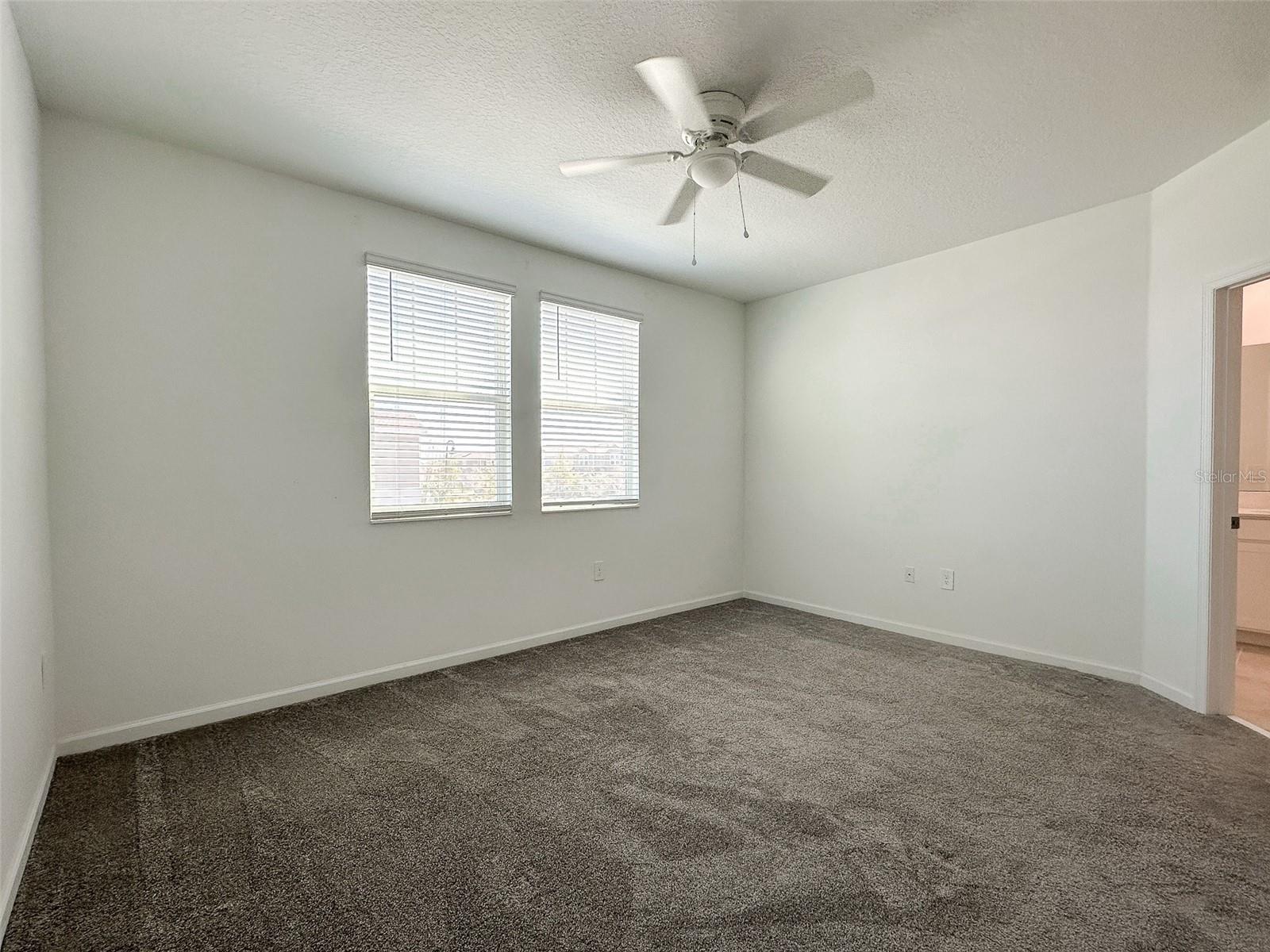 1408 ROXY LN