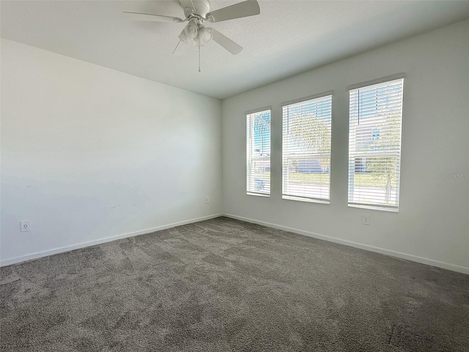 1408 ROXY LN