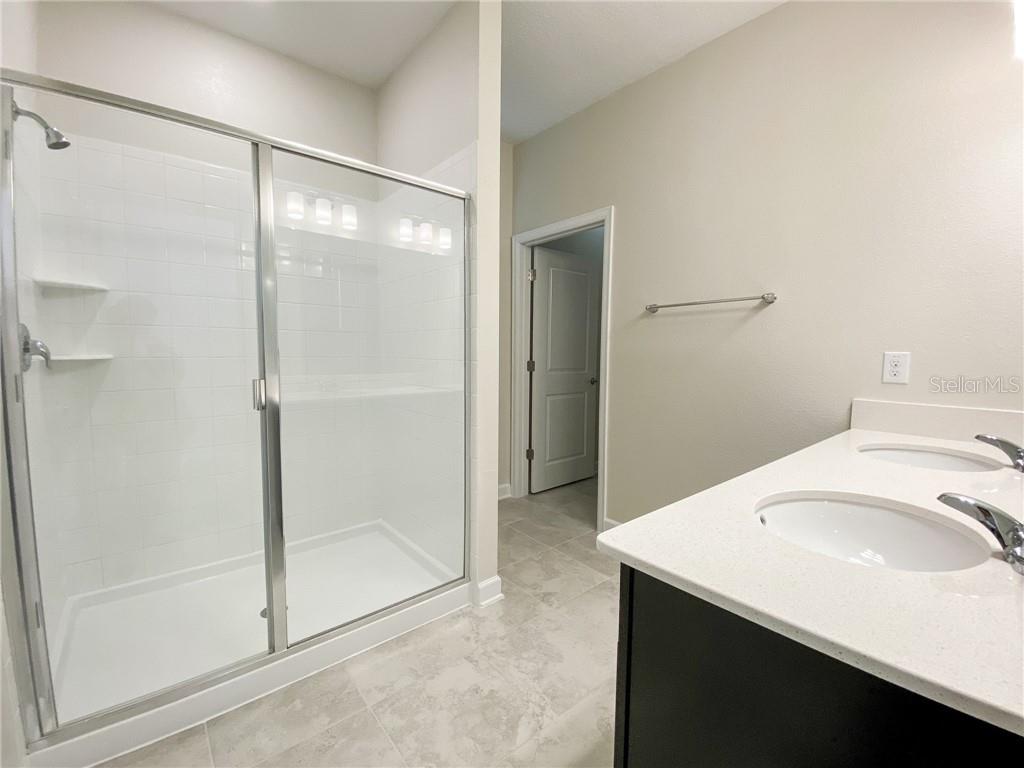 11061 VIGNETTE ALY