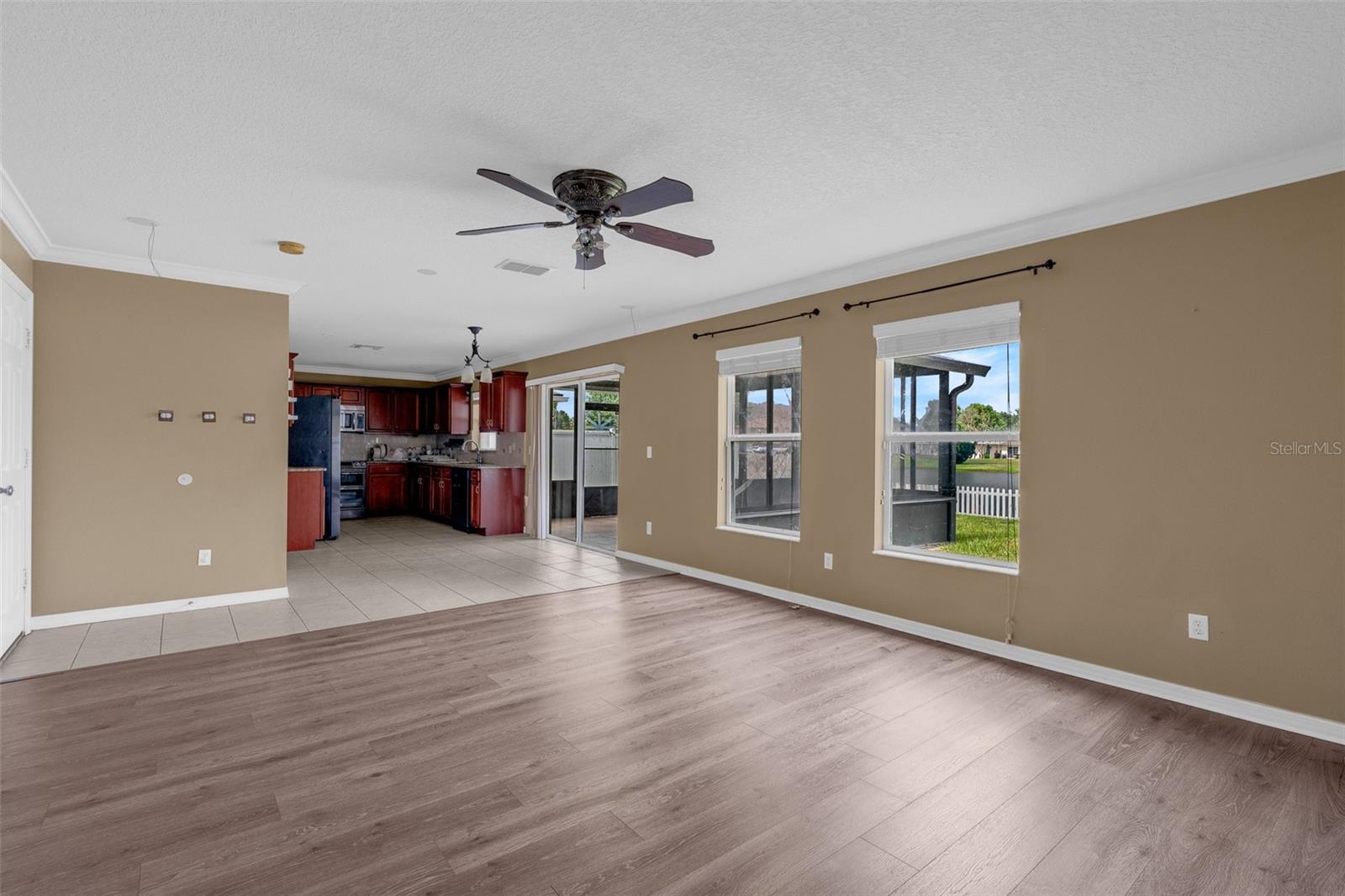 1355 BELLA COOLA DR