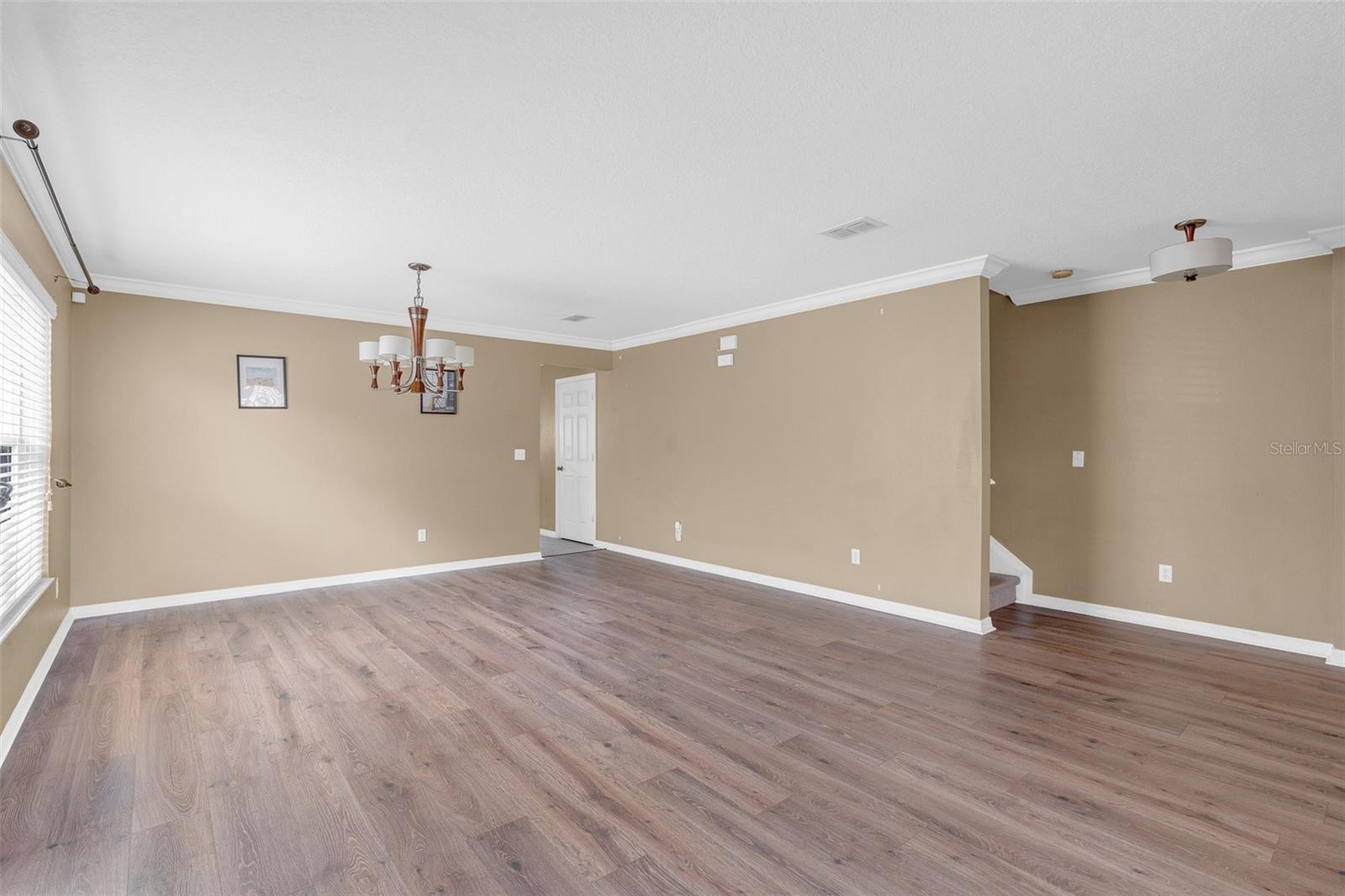 1355 BELLA COOLA DR