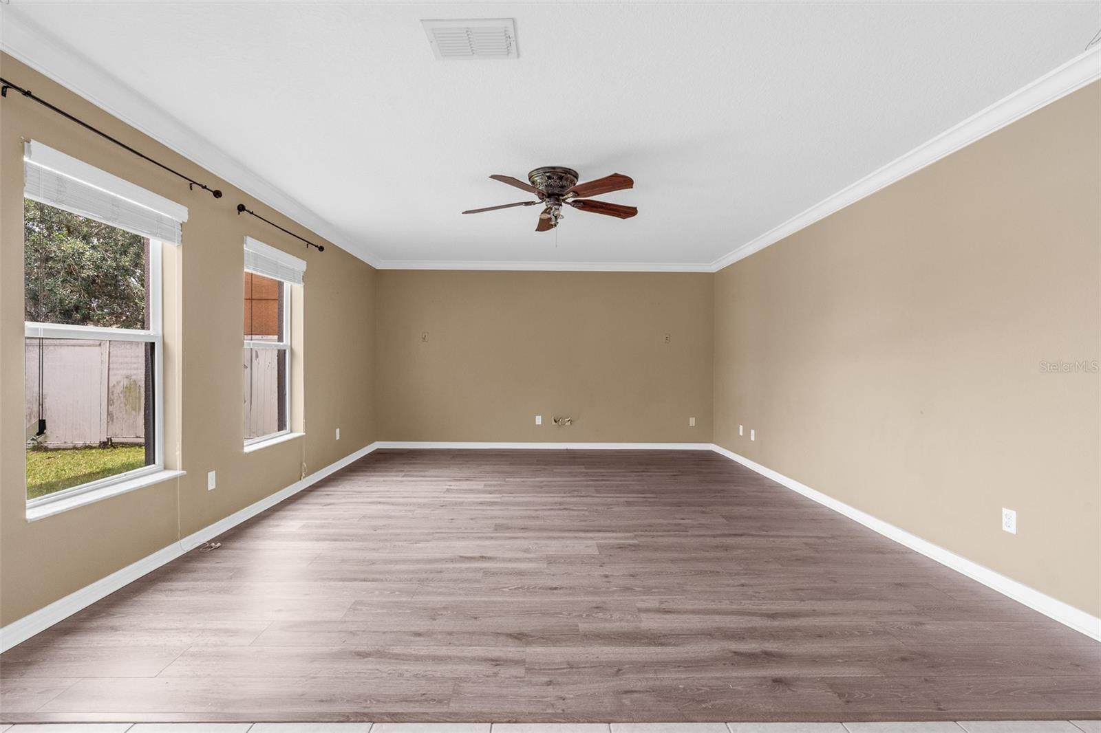 1355 BELLA COOLA DR