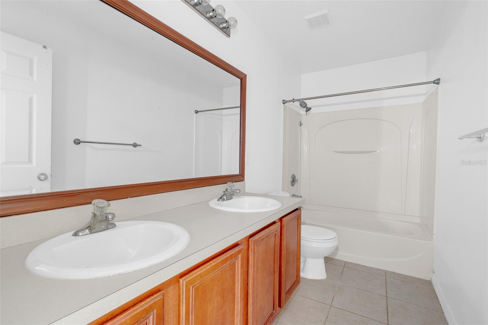 1355 BELLA COOLA DR