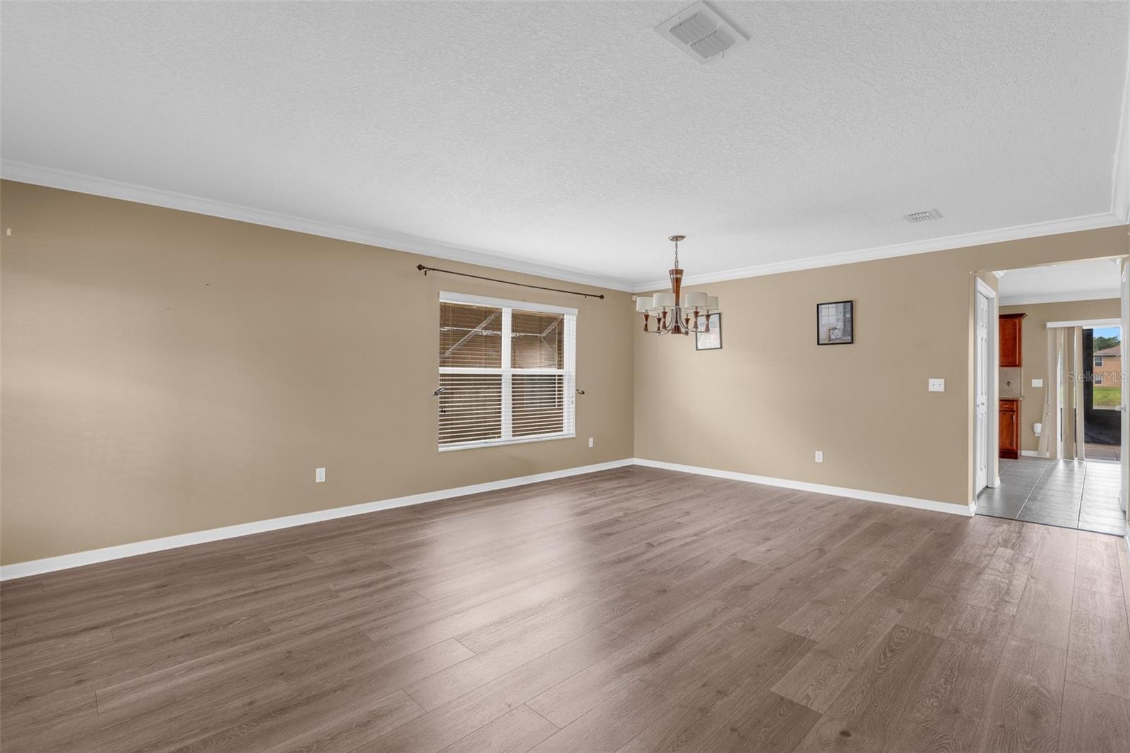 1355 BELLA COOLA DR