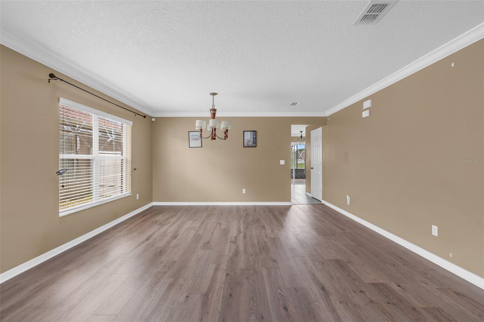 1355 BELLA COOLA DR