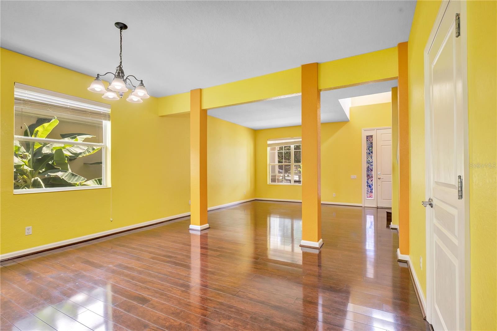 7325 DEREXA DR