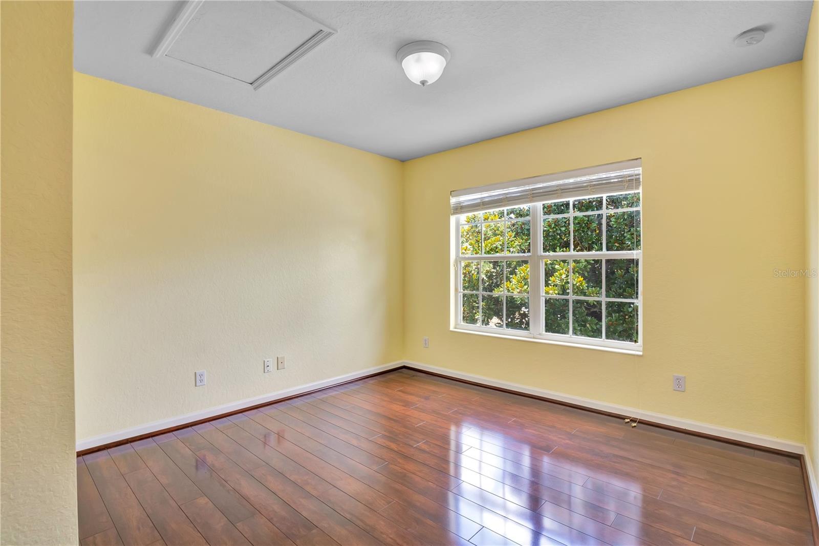 7325 DEREXA DR