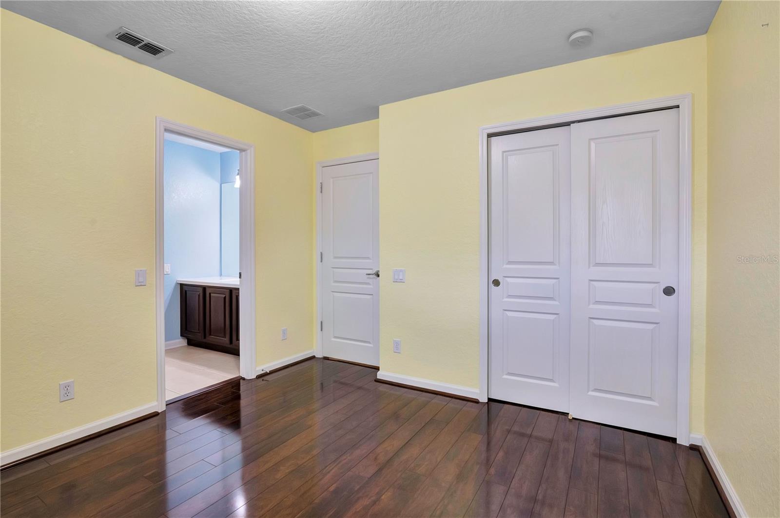 7325 DEREXA DR