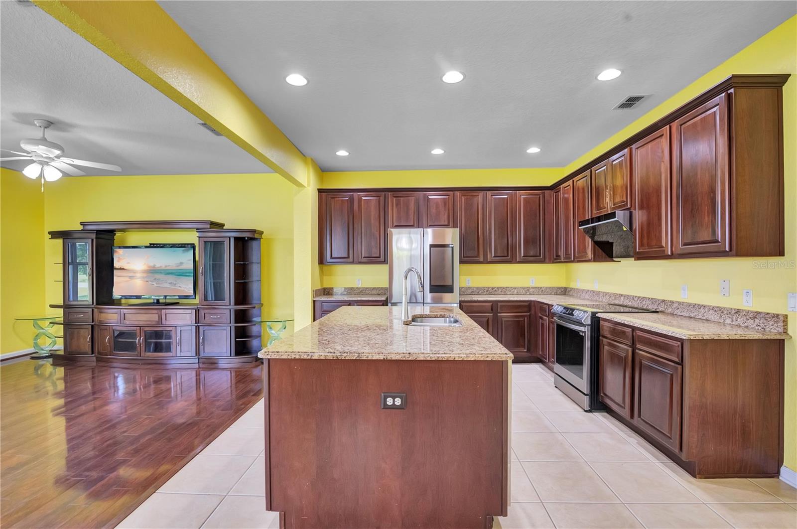 7325 DEREXA DR