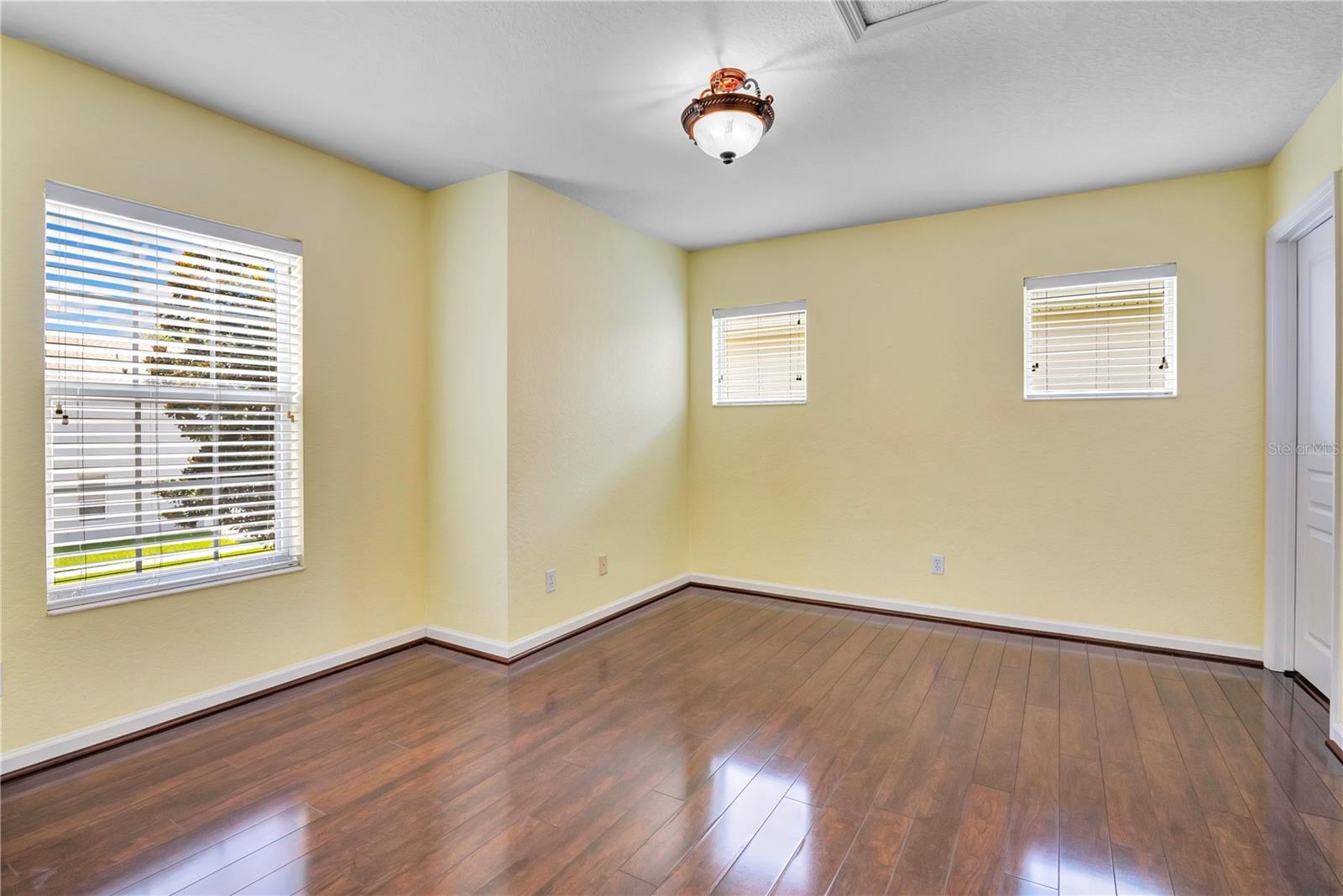 7325 DEREXA DR