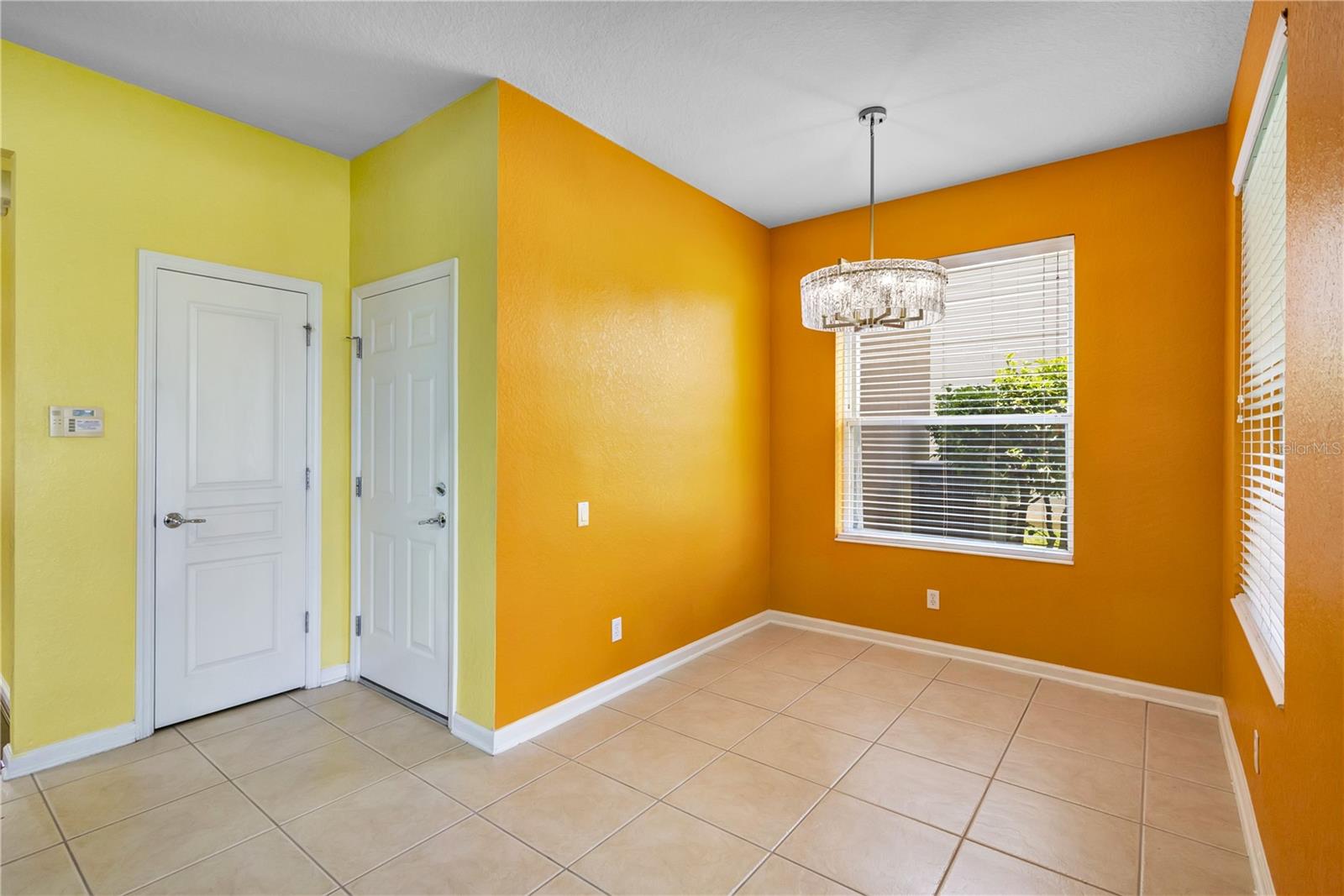 7325 DEREXA DR