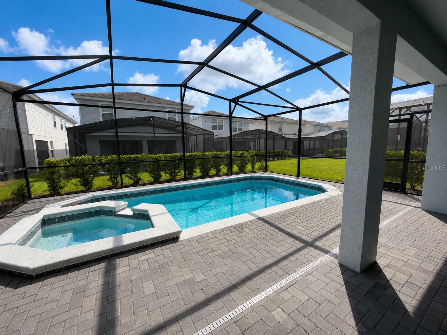 7360 OAKMOSS LOOP
