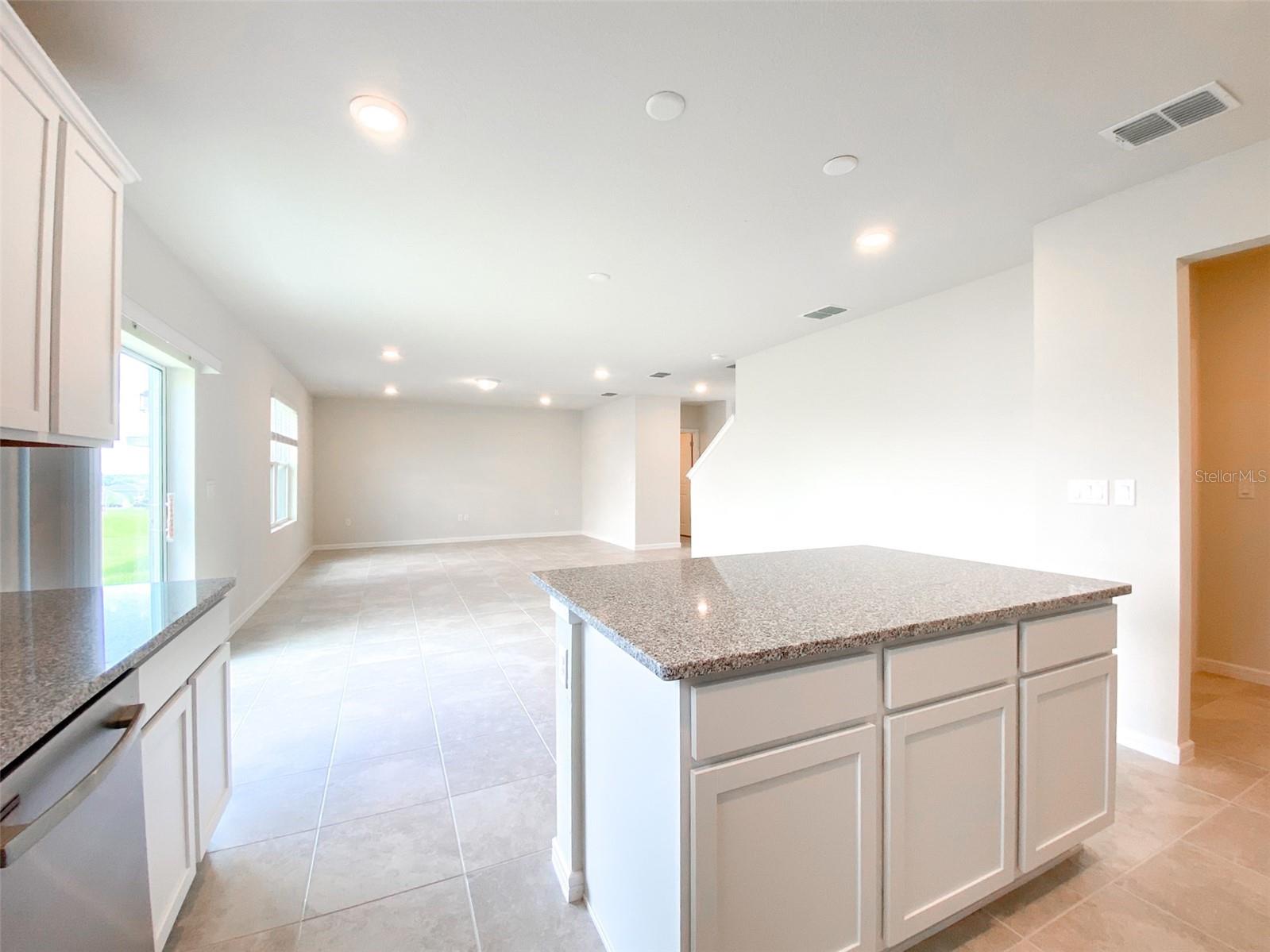 1579 ASPEN AVE