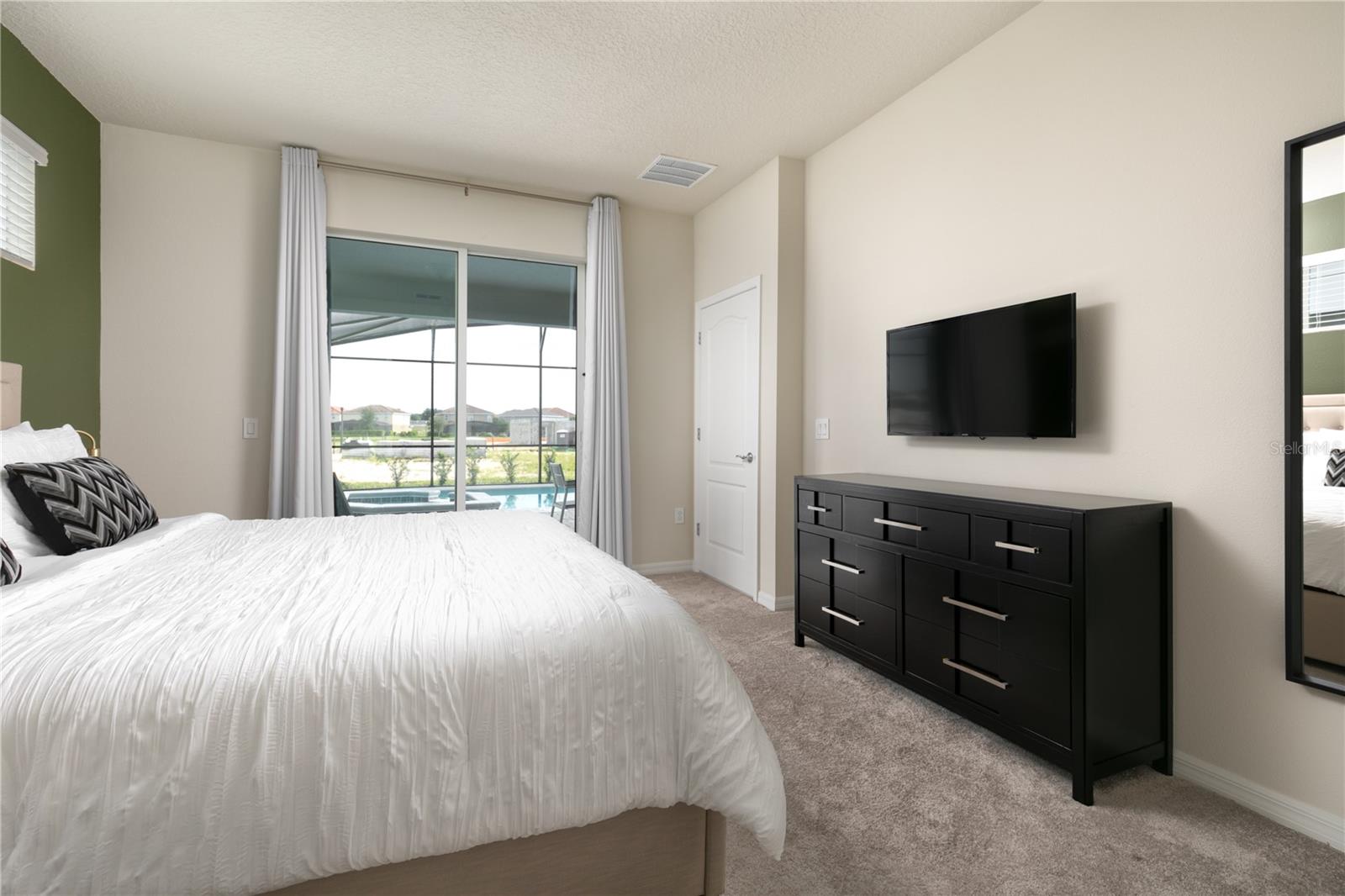 7376 OAKMOSS LOOP