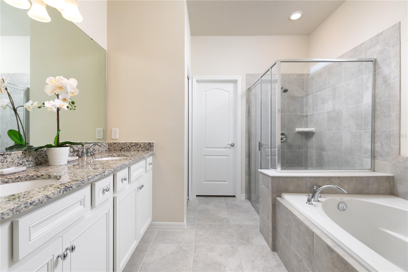 7376 OAKMOSS LOOP