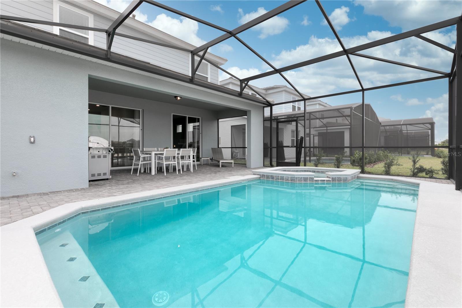 7376 OAKMOSS LOOP