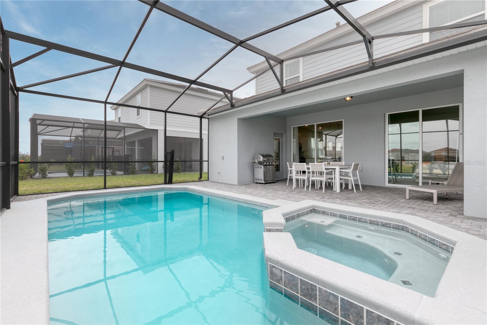 7376 OAKMOSS LOOP